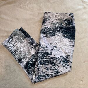 Fabletics Medium Mermaid Scale Leggings